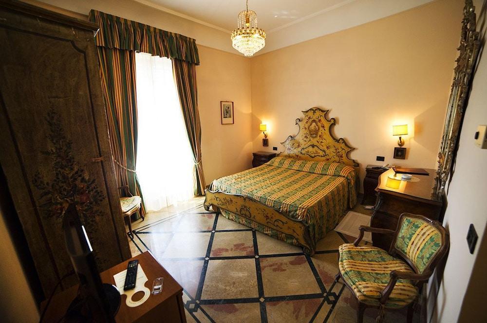 Grande Albergo Miramare フォルミア エクステリア 写真