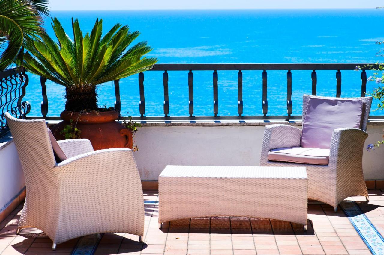 Grande Albergo Miramare フォルミア エクステリア 写真