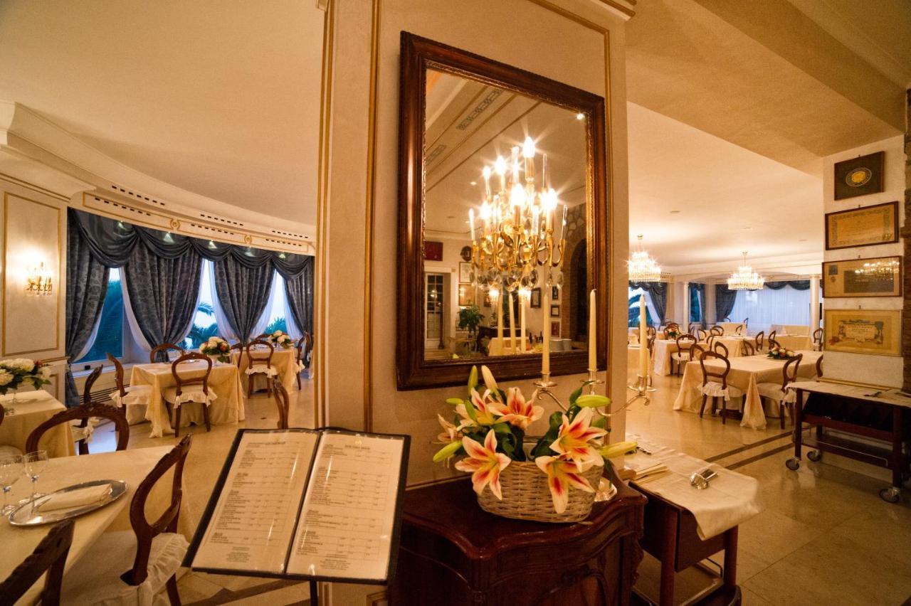 Grande Albergo Miramare フォルミア エクステリア 写真