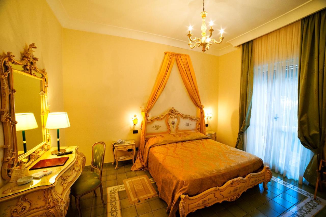 Grande Albergo Miramare フォルミア エクステリア 写真